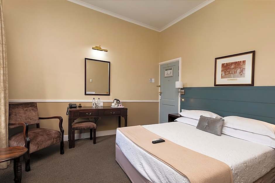 Queen's Hotel by BON Hotels
