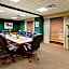 La Quinta Inn & Suites by Wyndham Garden City