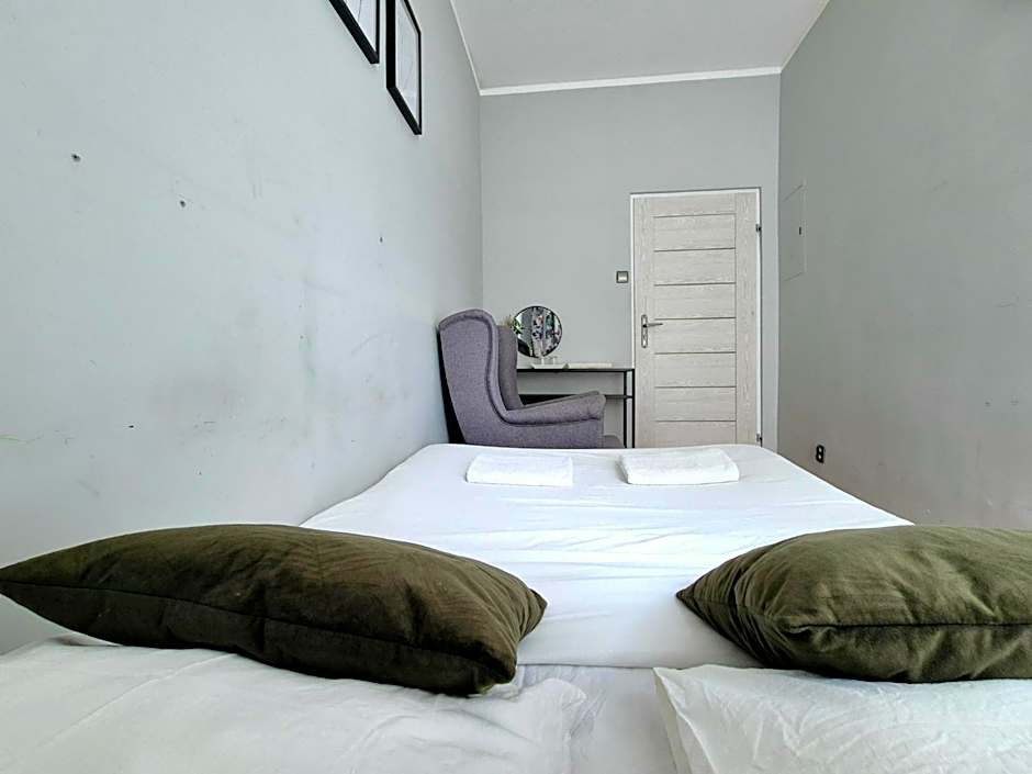 PINI HOSTEL - Przytulne pokoje w centrum Krakowa