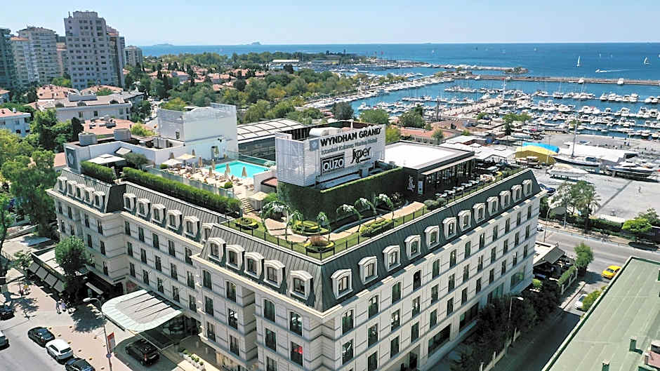 Wyndham Grand Istanbul Kalamis Marina Hotel