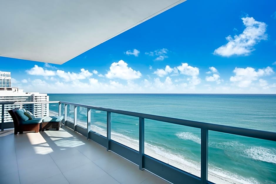 Churchill Suites Monte Carlo Miami Beach