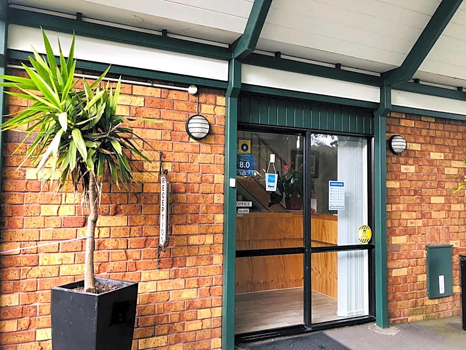 Tudor Court Motor Lodge