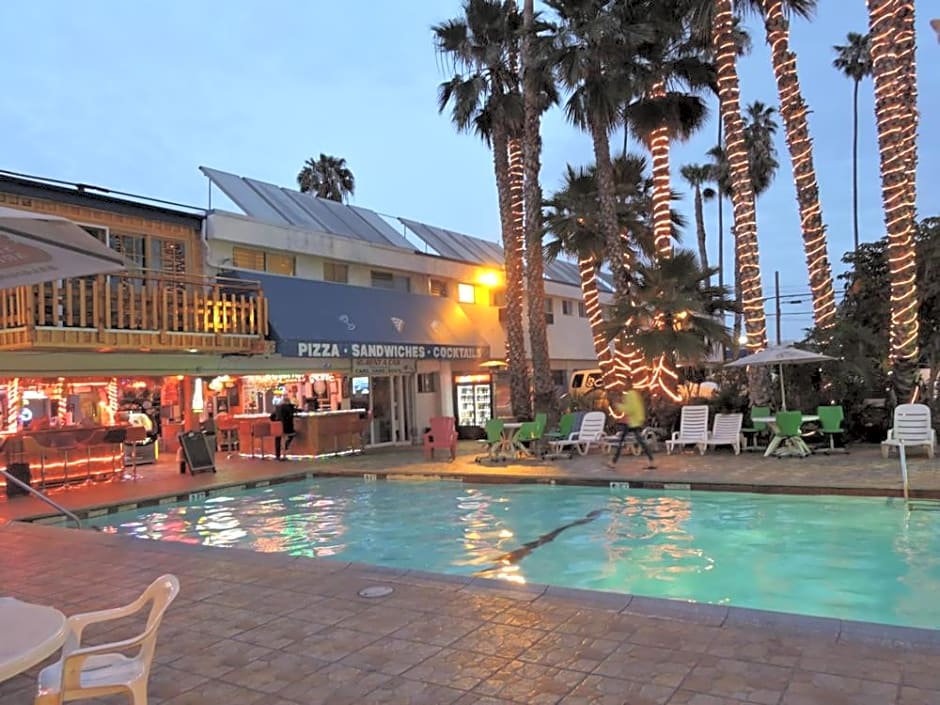 Tradewinds Airport Hotel