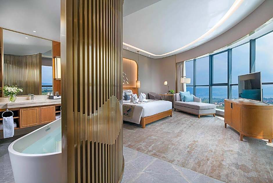 Ramada Plaza Fuxian Lake