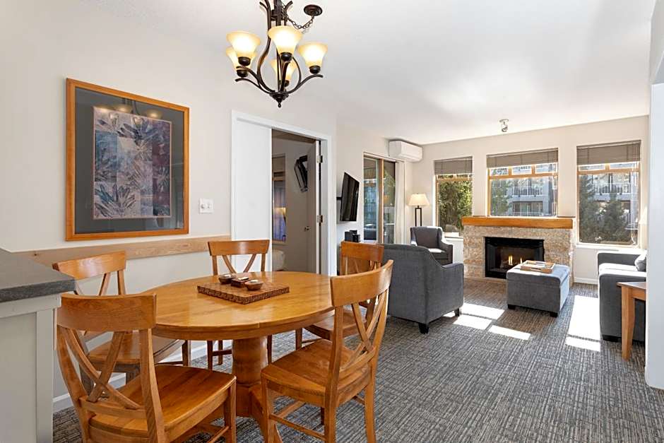 Tyndall Stone Lodge by Whiski Jack