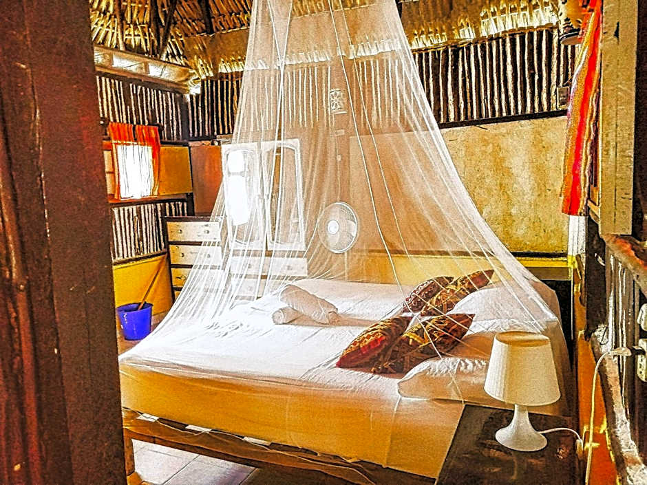 Beachfront Casa Maya Lodge