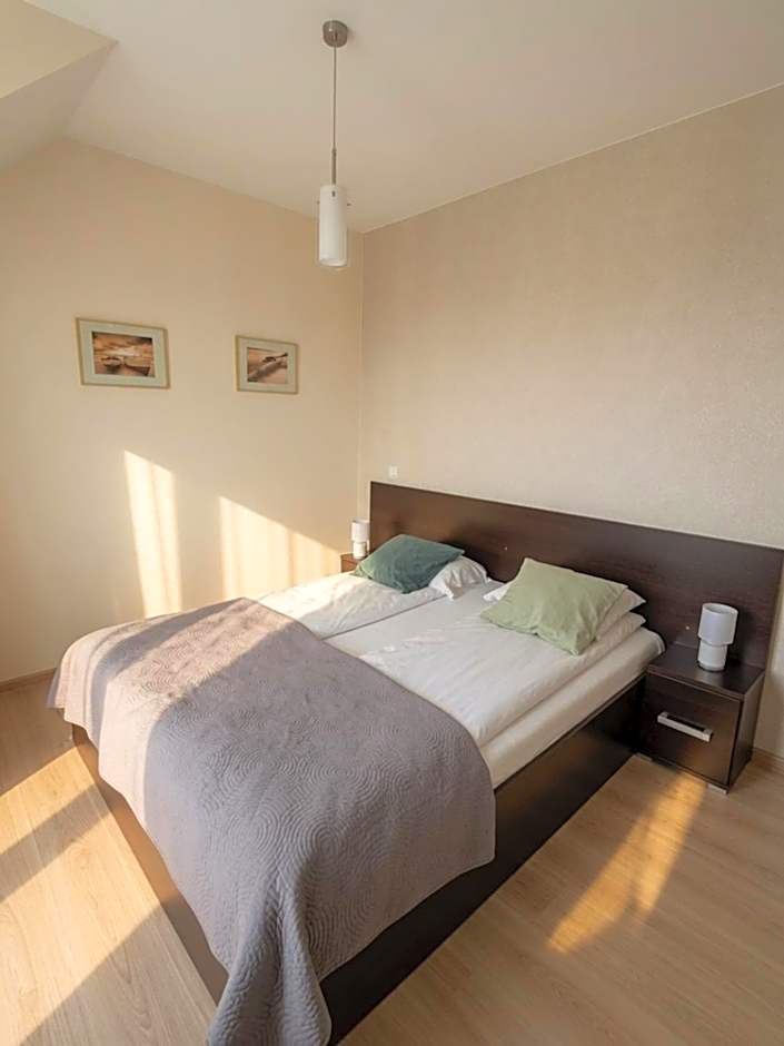 Sztutowo Lazurowy Dwór - Apartamenty oraz Pokoje z Parkingiem
