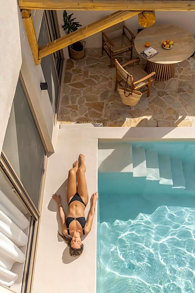 Solus Suites Milos