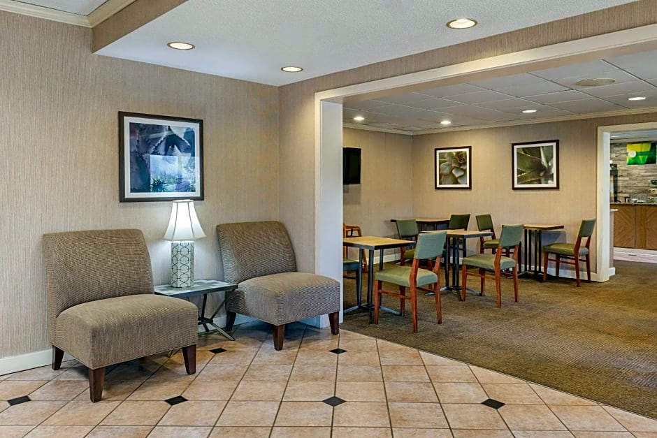 Quality Inn & Suites Raleigh Durham Airport