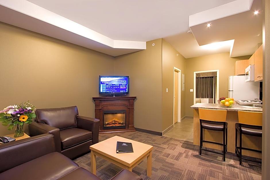 Woodlands Inn & Suites