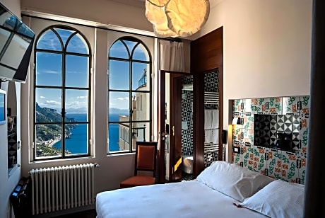 Double or Twin Room with Sea View