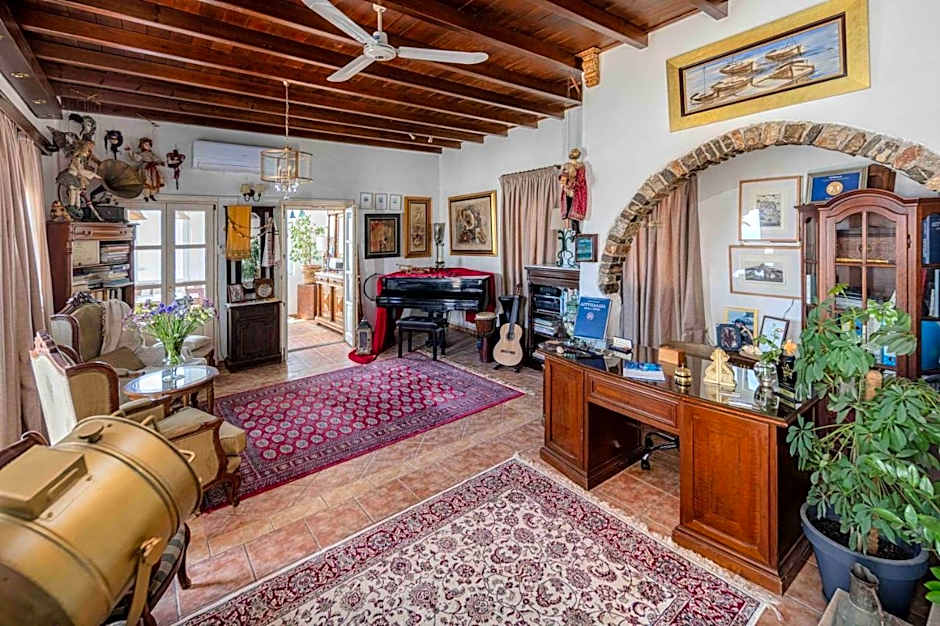 Photo 1 of 1 of Studio, Balcony