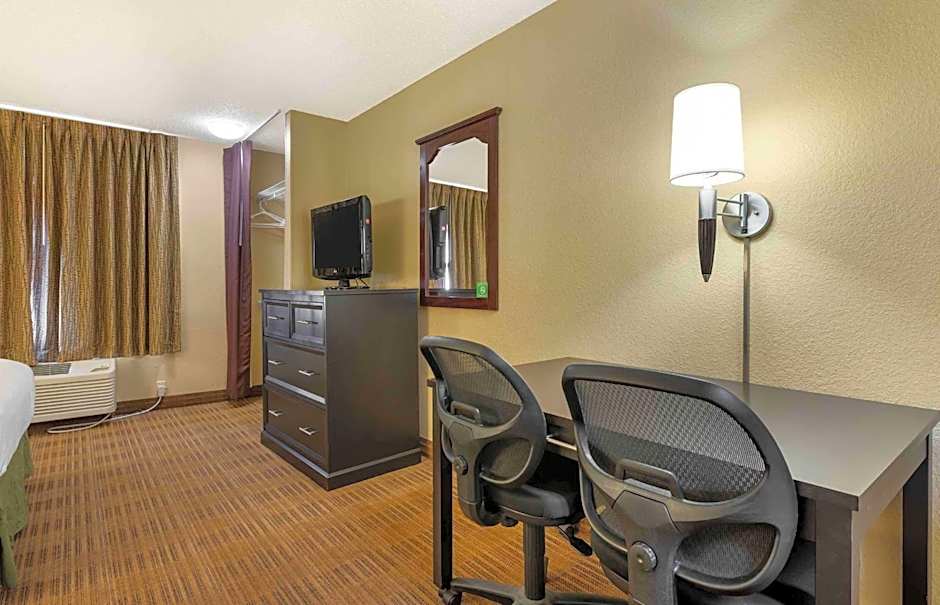 Extended Stay America Suites - Champaign - Urbana