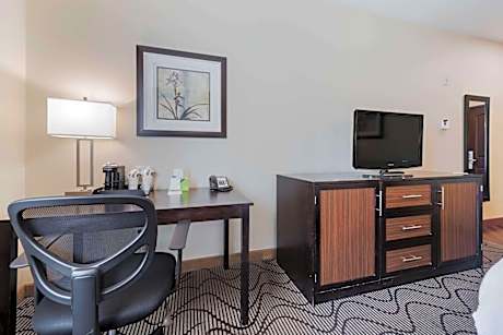 Queen Room With Two Queen beds Room Mobility/Hearing Impaired Access - Non-Smoking