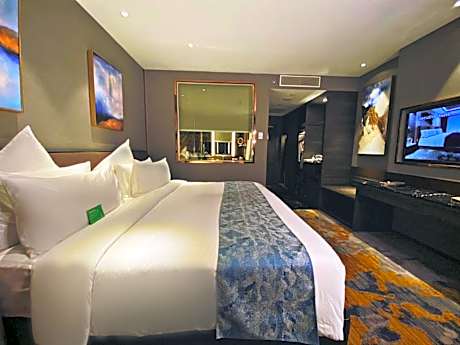 Deluxe King Room