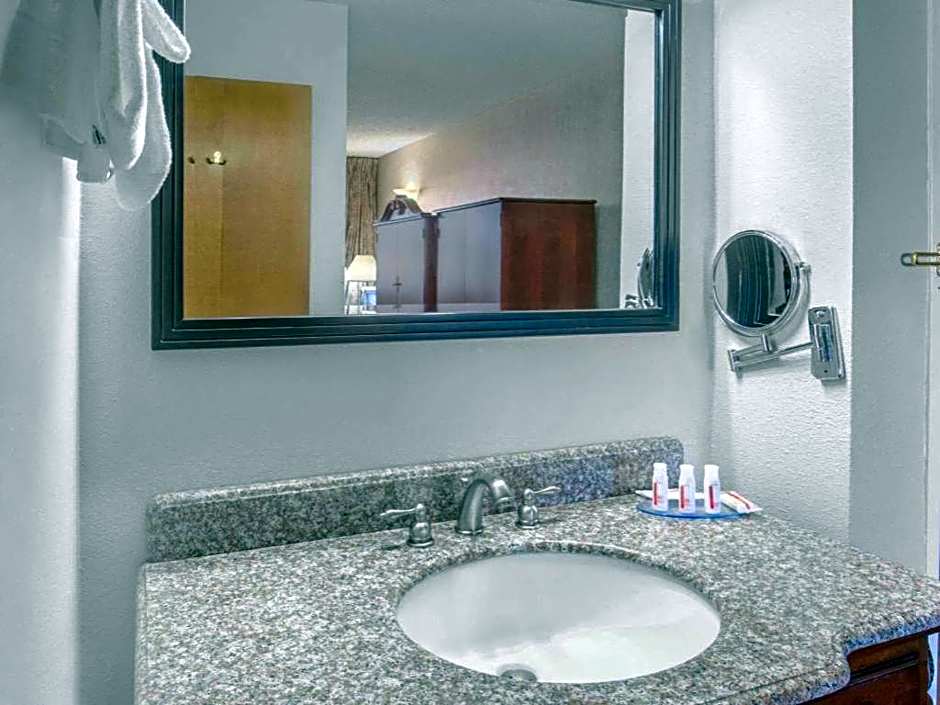 Days Inn by Wyndham Eureka CA