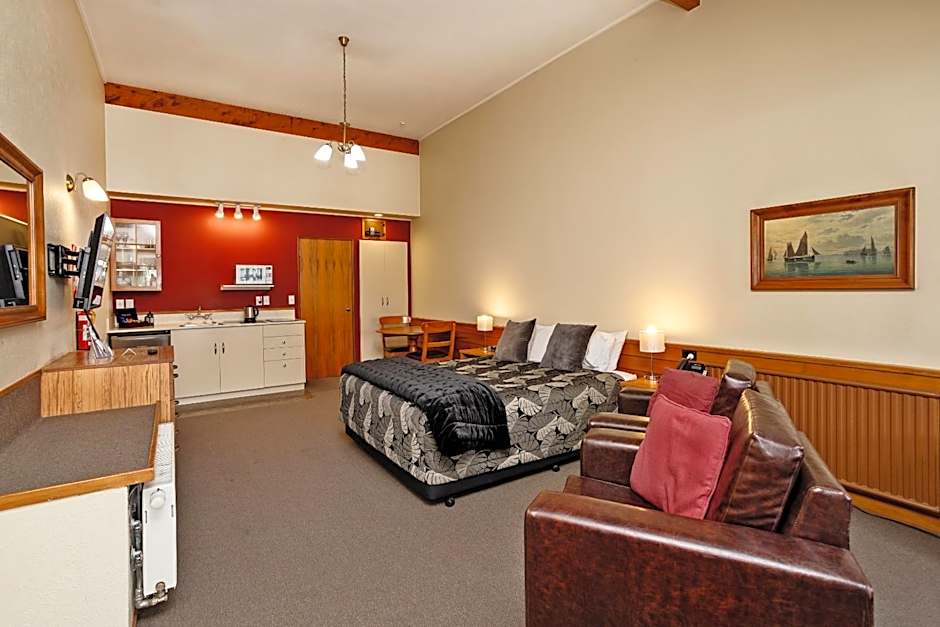 Balmoral Lodge Motel