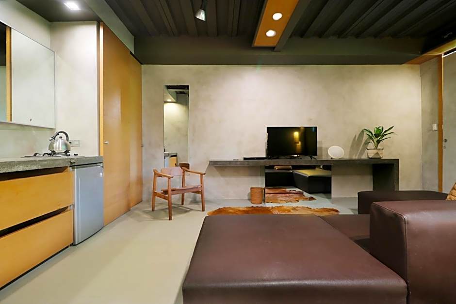 Clio Apartment