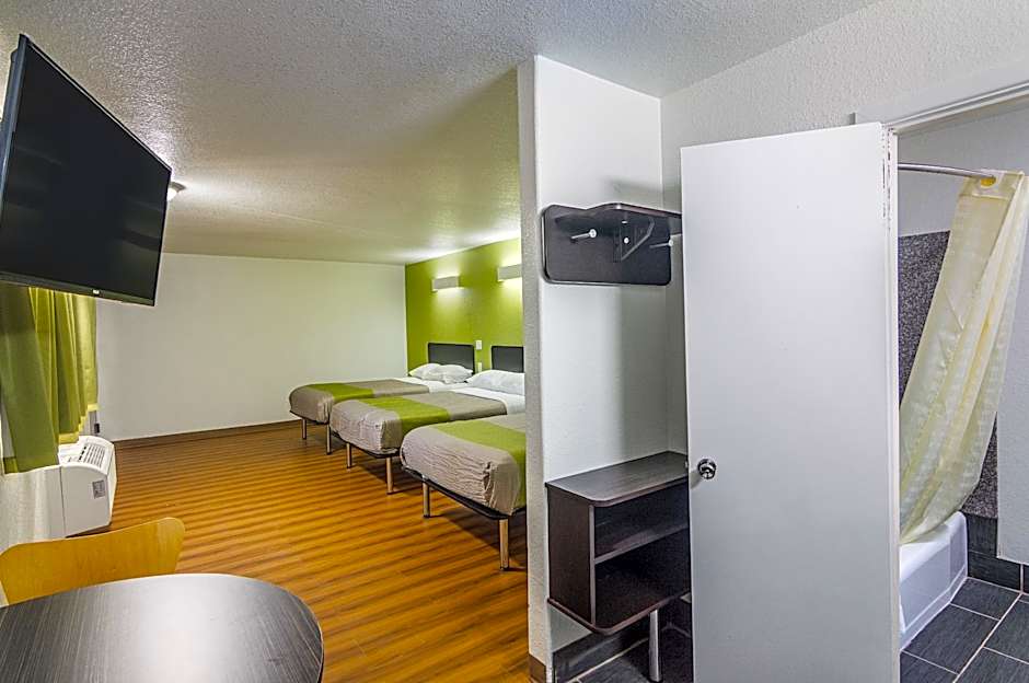 Motel 6-Childress, TX