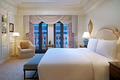 Club Deluxe Room, Club level, Guest room, 1 King, High floor
