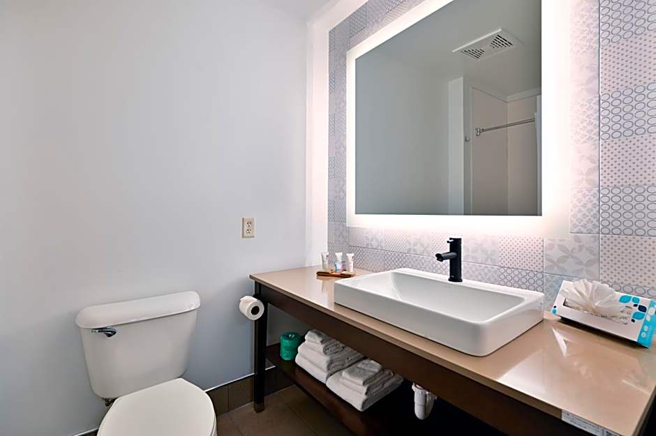 Country Inn & Suites by Radisson, Bloomington-Normal Airport, IL