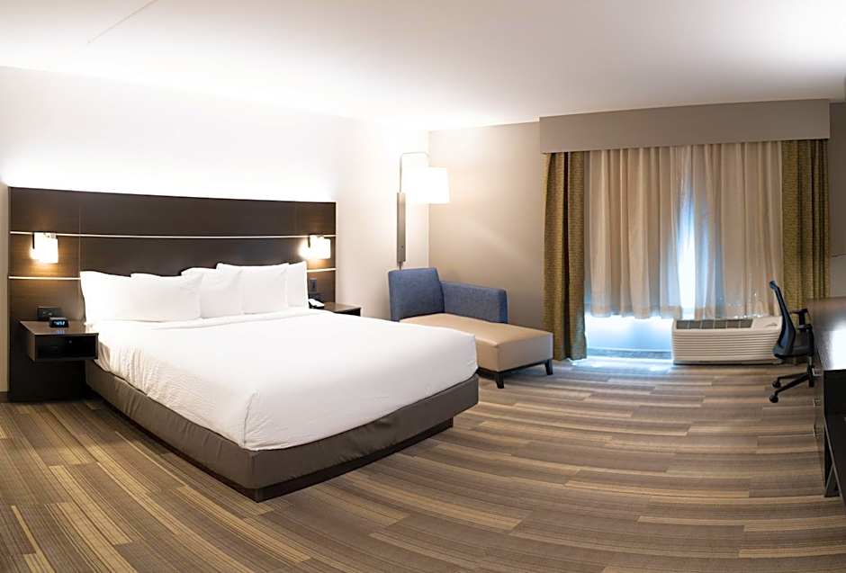 Holiday Inn Express & Suites Franklin - Berry Farms By IHG