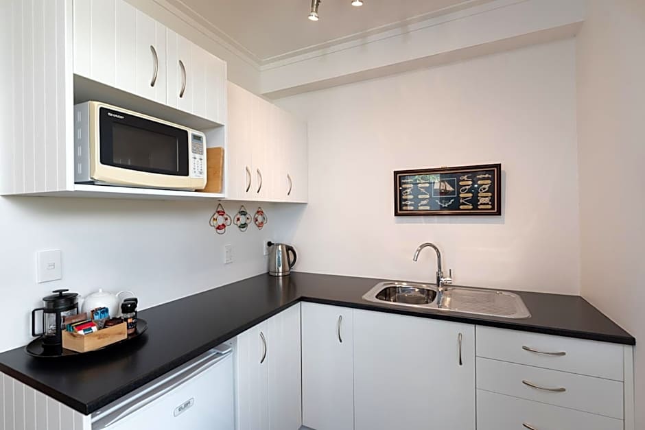 The Old Oak Boutique Hotel