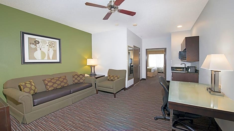 Holiday Inn Express Hotel & Suites Chicago-Deerfield/Lincolnshire