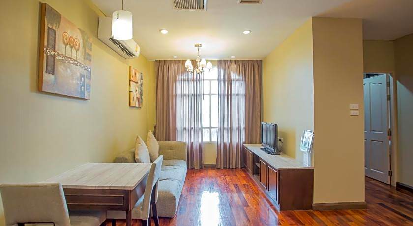 Greenview Ekkamai 10 Suite