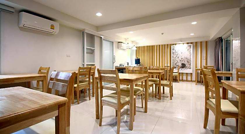 Super OYO 483 Pannee Hotel Khaosan