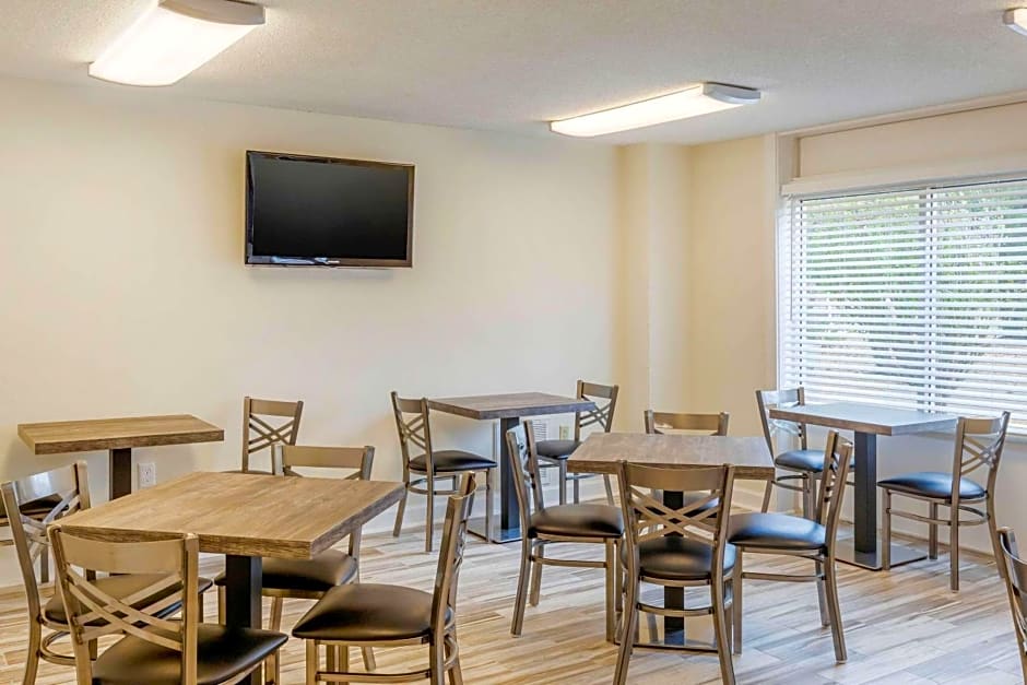 Quality Inn & Suites Apex-Holly Springs