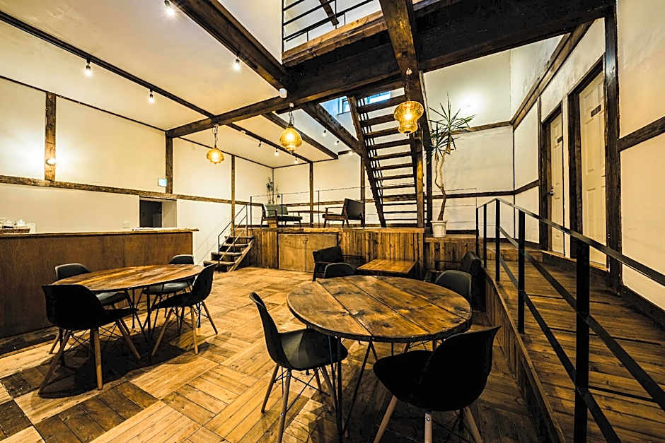 Otaru Tap Room & Hostel