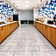 La Quinta Inn & Suites by Wyndham San Antonio Alamo City