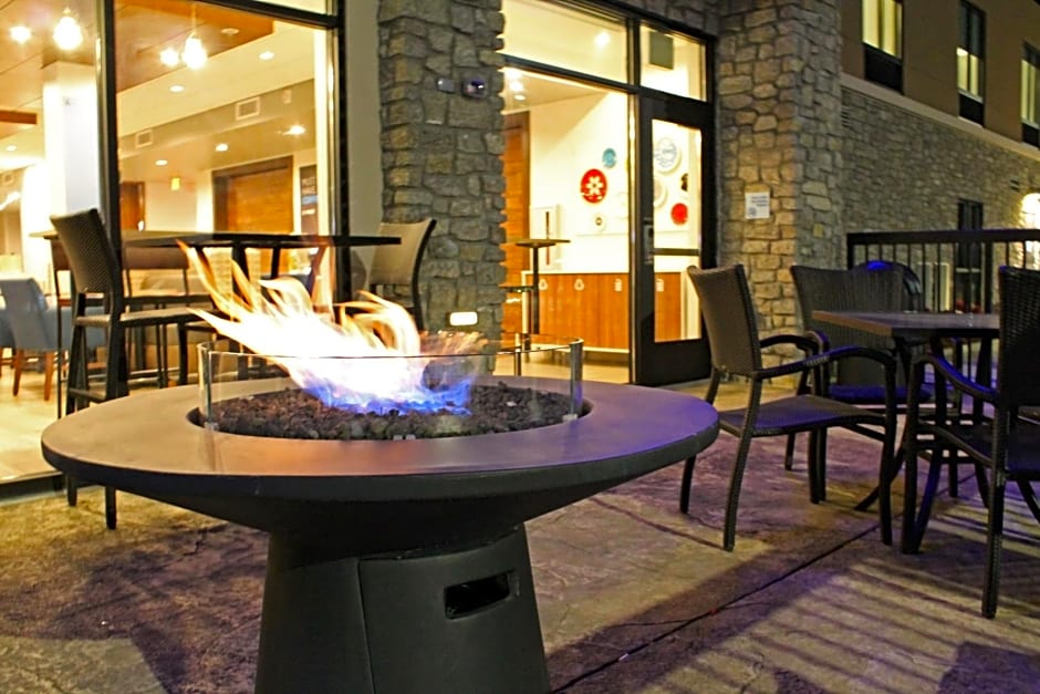 Holiday Inn Express & Suites St. Louise South I-55 By IHG