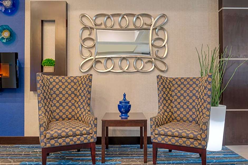 Holiday Inn Express and Suites Edwardsville By IHG