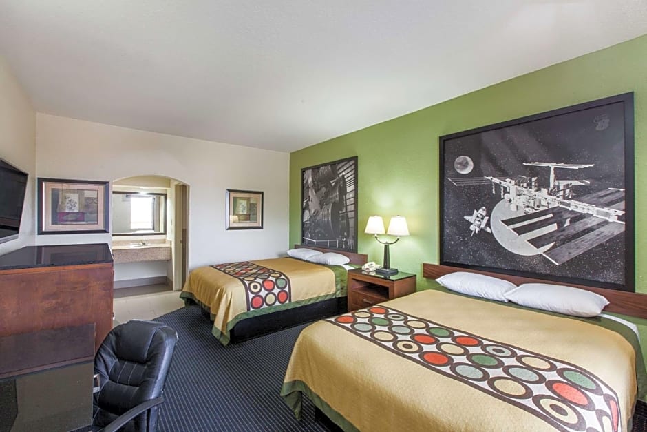 Super 8 by Wyndham Houston Hobby Airport South