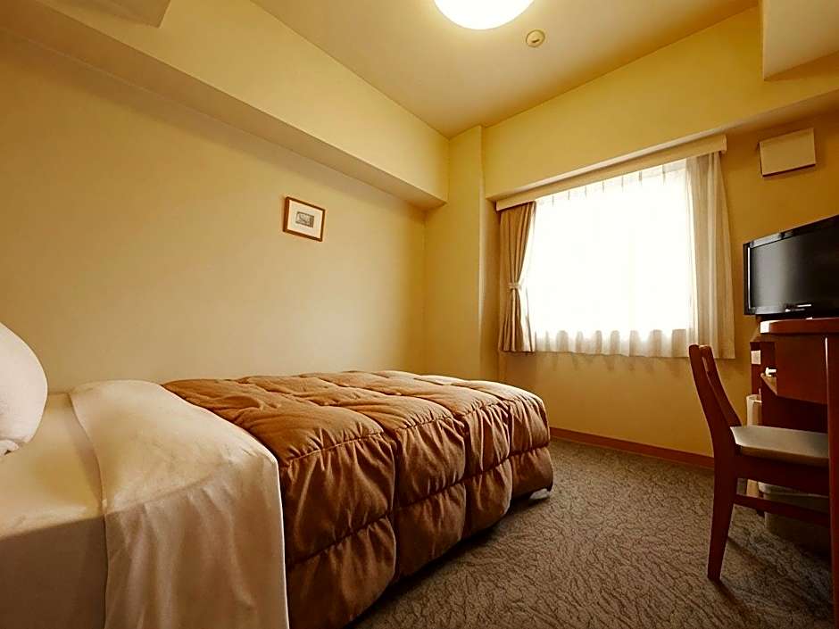 Hotel Route-Inn Fukaya Ekimae