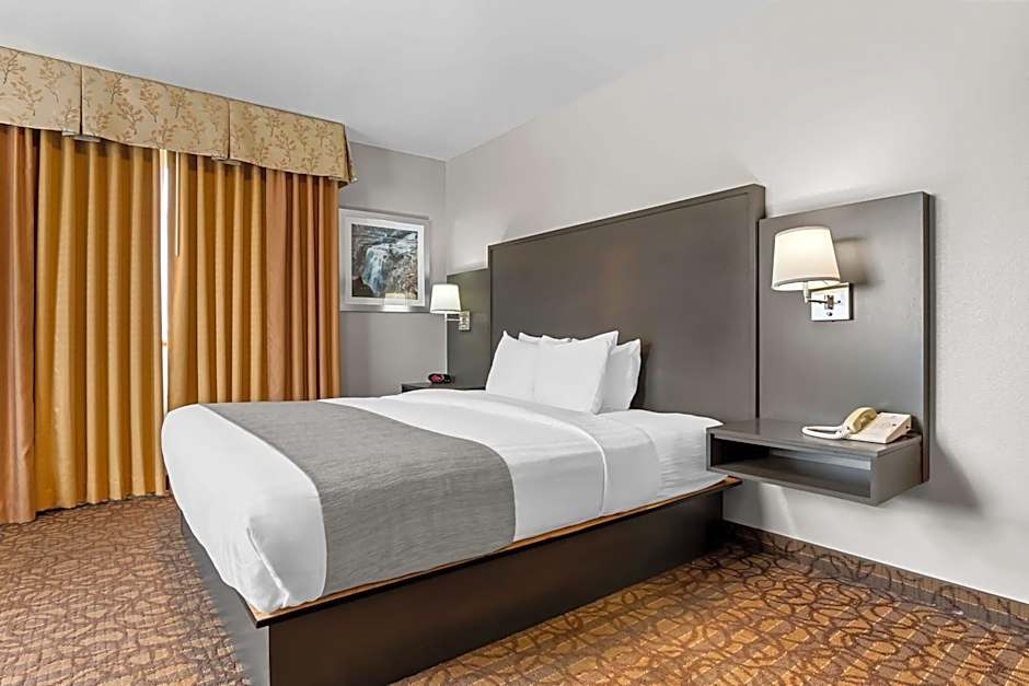Best Western Sawtooth Inn And Suites
