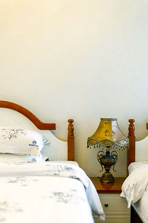 Guangzhou Manhattan International Apartment Zhengjia Free bus services are provided for the first and second phases