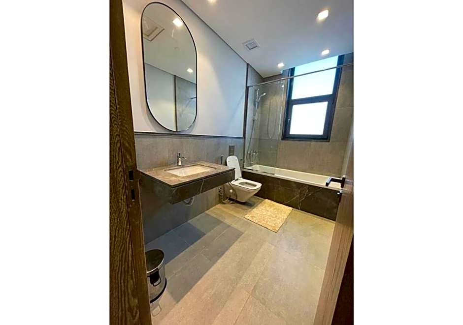 Deluxe Furnished Apartment in Mall Of Arabia Towers , AEON 1407