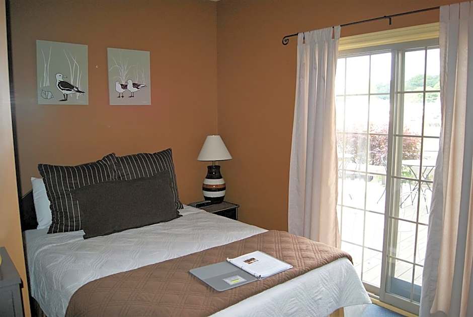 Inn on the Harbour and Telegraph House