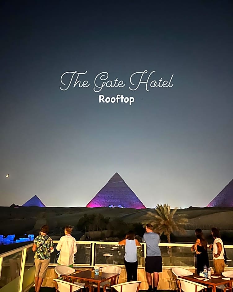 The Gate Hotel Front Pyramids & Sphinx View