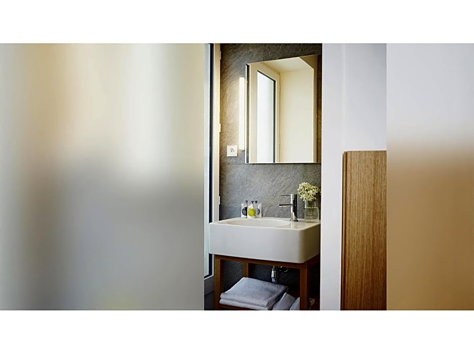 9Hotel Republique