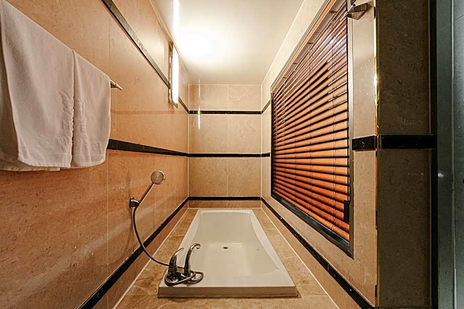 Tongyeong Gallery Hotel