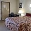 Love Hotels Tomahawk by OYO at Lake Mohawksin WI