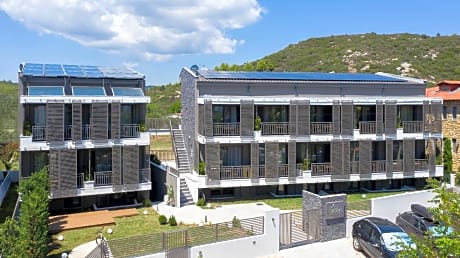 Eco Green Residences & Suites PC