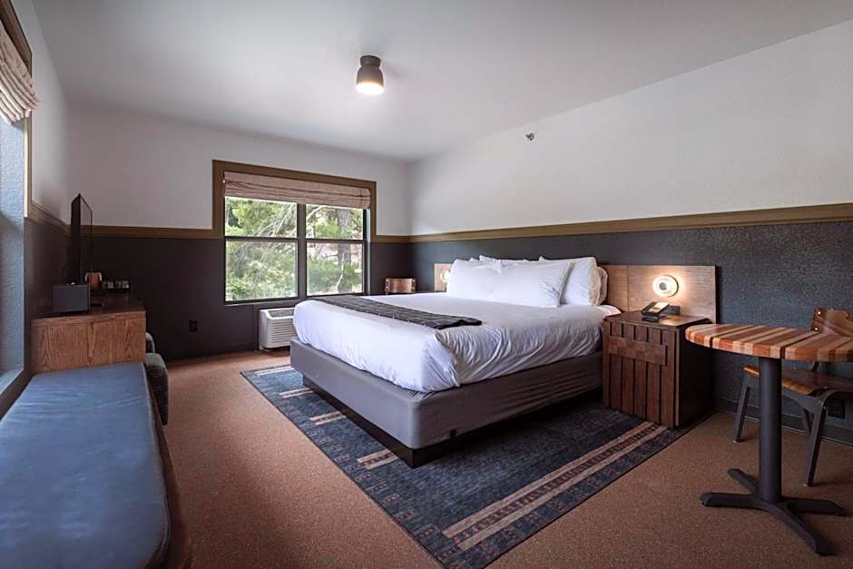 The Ozarker Lodge
