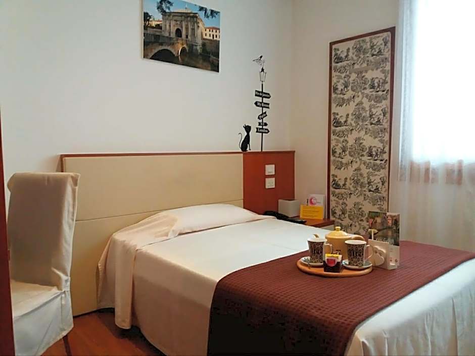 Hotel Mezzaluna