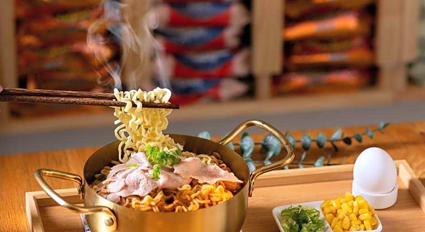 Bee House by Cosmos Creation