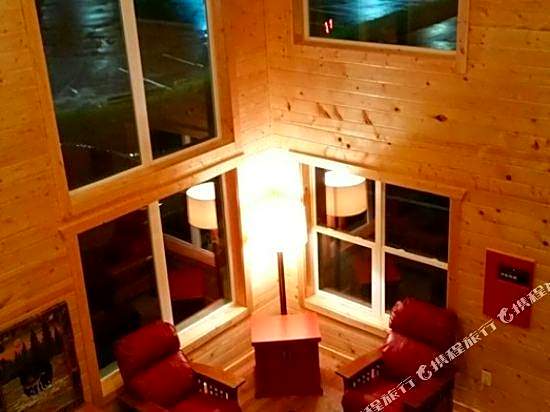 Rolling Hills Lodge